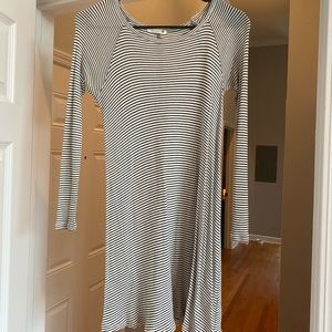 Size small Soprano brand dress